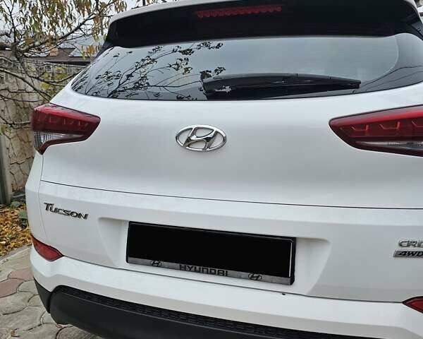 Белый Хендай Туксон, объемом двигателя 2 л и пробегом 187 тыс. км за 24000 $, фото 20 на Automoto.ua