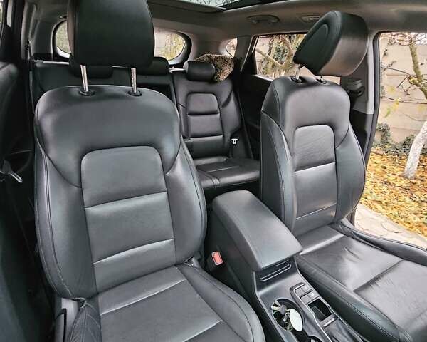 Белый Хендай Туксон, объемом двигателя 2 л и пробегом 187 тыс. км за 24000 $, фото 7 на Automoto.ua