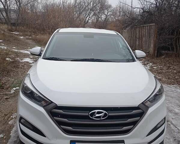 Білий Хендай Туксон, об'ємом двигуна 2 л та пробігом 115 тис. км за 16300 $, фото 21 на Automoto.ua
