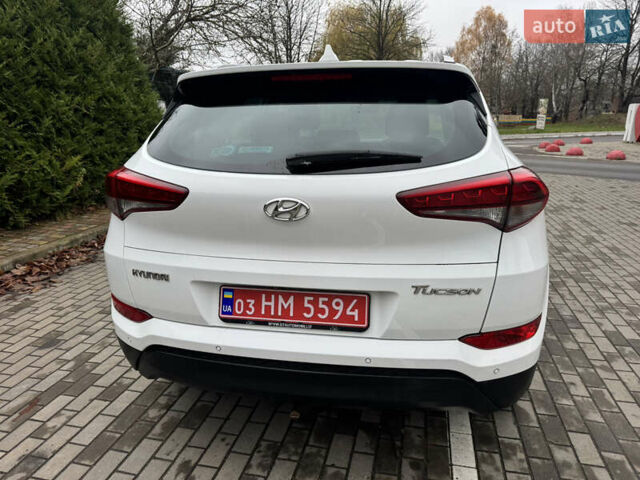 Белый Хендай Туксон, объемом двигателя 1.69 л и пробегом 178 тыс. км за 12800 $, фото 9 на Automoto.ua