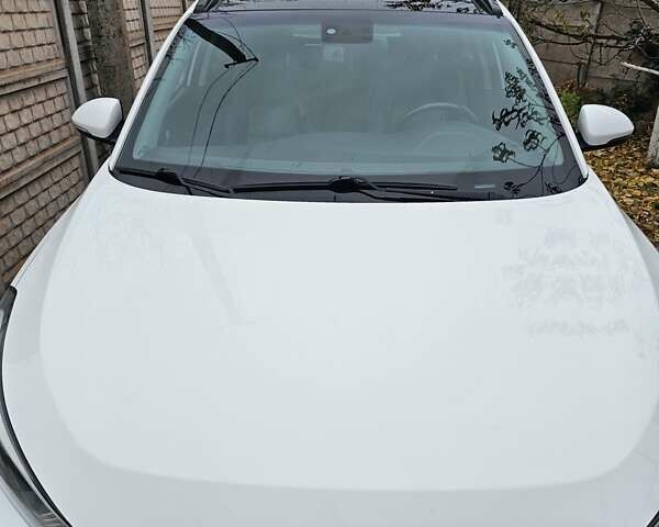 Белый Хендай Туксон, объемом двигателя 2 л и пробегом 187 тыс. км за 24000 $, фото 23 на Automoto.ua