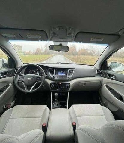 Белый Хендай Туксон, объемом двигателя 0 л и пробегом 144 тыс. км за 12600 $, фото 9 на Automoto.ua