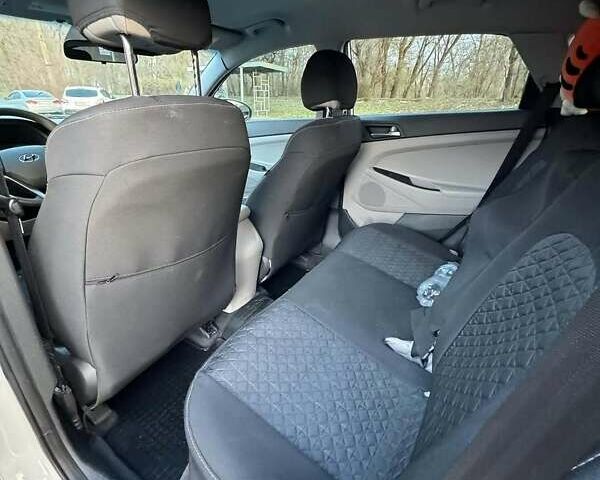 Хендай Туксон 2017 в Львове на Automoto.ua Белый Хендай Туксон, объемом двигателя 1.59 л и пробегом 93 тыс. км за 18300 $, фото 8 на Automoto.ua