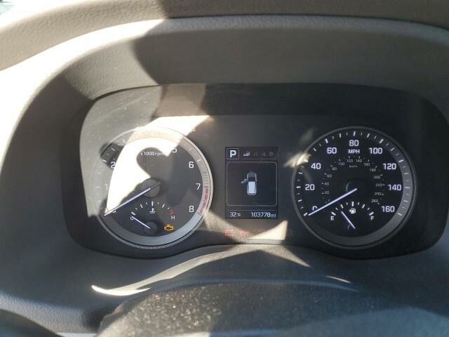 Білий Хендай Туксон, об'ємом двигуна 2 л та пробігом 167 тис. км за 11900 $, фото 8 на Automoto.ua