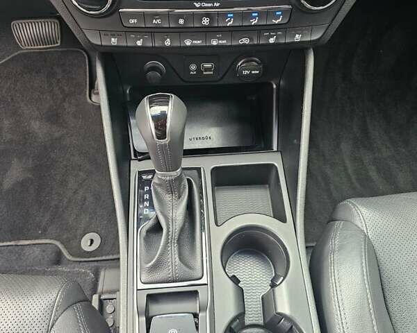 Білий Хендай Туксон, об'ємом двигуна 2 л та пробігом 80 тис. км за 20000 $, фото 9 на Automoto.ua