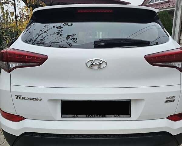 Белый Хендай Туксон, объемом двигателя 2 л и пробегом 187 тыс. км за 24000 $, фото 24 на Automoto.ua