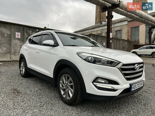 Білий Хендай Туксон, об'ємом двигуна 2 л та пробігом 108 тис. км за 16800 $, фото 1 на Automoto.ua