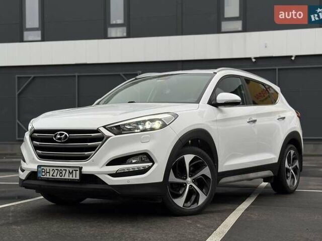 Белый Хендай Туксон, объемом двигателя 2 л и пробегом 82 тыс. км за 19000 $, фото 19 на Automoto.ua