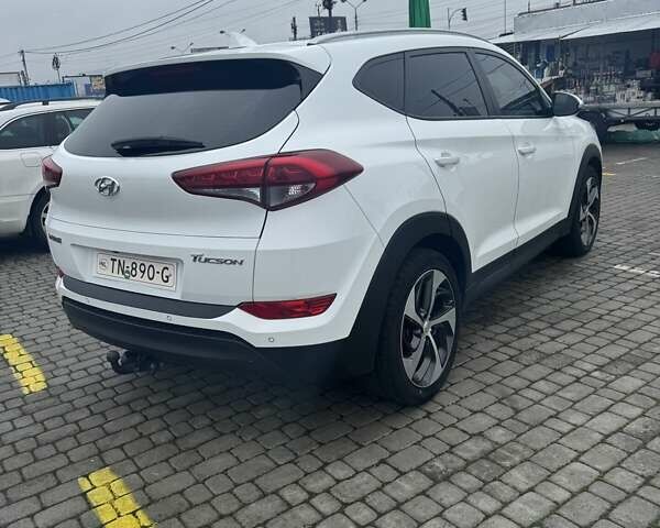 Белый Хендай Туксон, объемом двигателя 1.7 л и пробегом 149 тыс. км за 18200 $, фото 5 на Automoto.ua