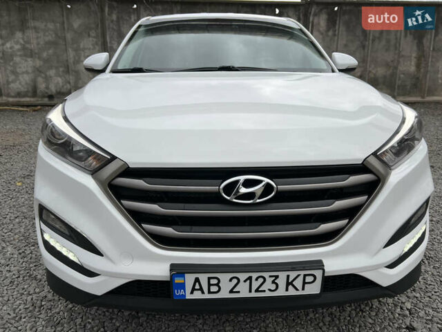 Білий Хендай Туксон, об'ємом двигуна 2 л та пробігом 108 тис. км за 16800 $, фото 9 на Automoto.ua