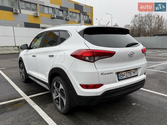 Белый Хендай Туксон, объемом двигателя 2 л и пробегом 82 тыс. км за 19000 $, фото 14 на Automoto.ua