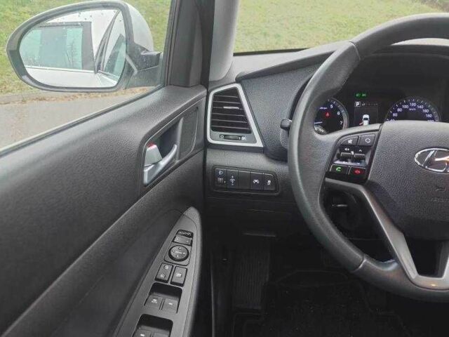 Білий Хендай Туксон, об'ємом двигуна 1.6 л та пробігом 85 тис. км за 10600 $, фото 12 на Automoto.ua