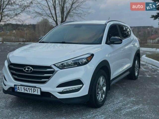 Білий Хендай Туксон, об'ємом двигуна 1.98 л та пробігом 135 тис. км за 15800 $, фото 2 на Automoto.ua