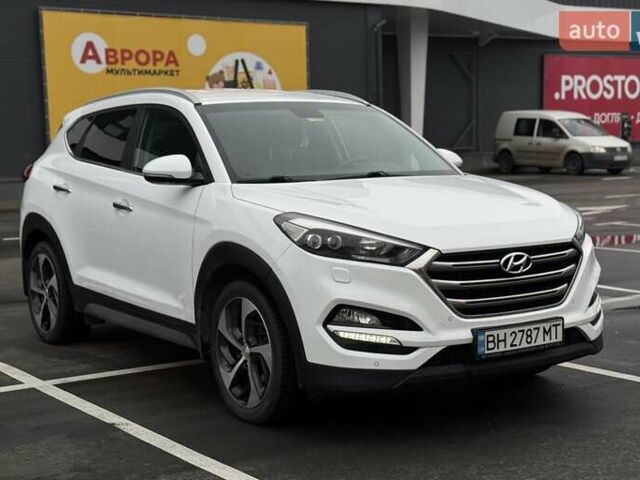 Белый Хендай Туксон, объемом двигателя 2 л и пробегом 82 тыс. км за 19000 $, фото 11 на Automoto.ua