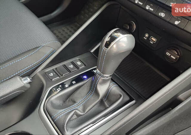 Белый Хендай Туксон, объемом двигателя 2 л и пробегом 147 тыс. км за 17500 $, фото 23 на Automoto.ua