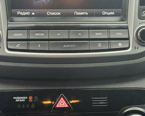 Белый Хендай Туксон, объемом двигателя 1.7 л и пробегом 149 тыс. км за 18200 $, фото 11 на Automoto.ua