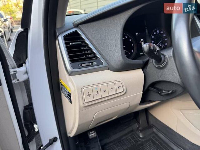 Білий Хендай Туксон, об'ємом двигуна 1.59 л та пробігом 71 тис. км за 17900 $, фото 9 на Automoto.ua