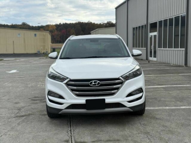 Белый Хендай Туксон, объемом двигателя 1.6 л и пробегом 62 тыс. км за 10200 $, фото 1 на Automoto.ua