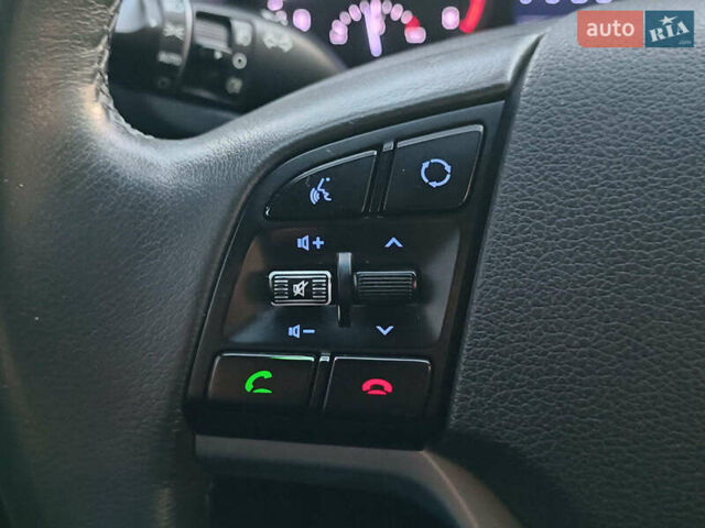 Хендай Туксон 2017 в Харькове на Automoto.ua Белый Хендай Туксон, объемом двигателя 2 л и пробегом 146 тыс. км за 16490 $, фото 22 на Automoto.ua