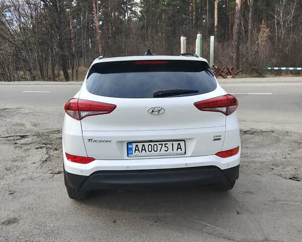 Белый Хендай Туксон, объемом двигателя 2 л и пробегом 68 тыс. км за 27000 $, фото 3 на Automoto.ua