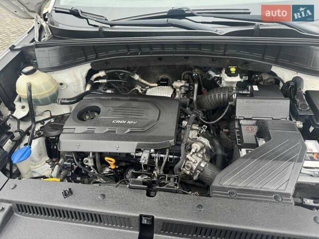 Белый Хендай Туксон, объемом двигателя 1.7 л и пробегом 149 тыс. км за 18200 $, фото 28 на Automoto.ua