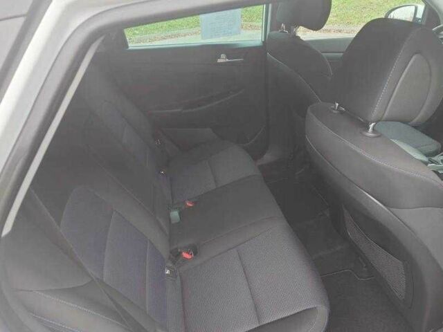 Білий Хендай Туксон, об'ємом двигуна 1.6 л та пробігом 85 тис. км за 10600 $, фото 20 на Automoto.ua