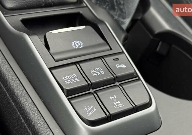 Белый Хендай Туксон, объемом двигателя 2 л и пробегом 82 тыс. км за 19000 $, фото 3 на Automoto.ua