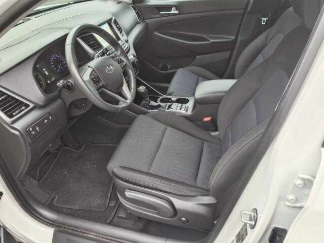 Білий Хендай Туксон, об'ємом двигуна 1.6 л та пробігом 85 тис. км за 10600 $, фото 21 на Automoto.ua