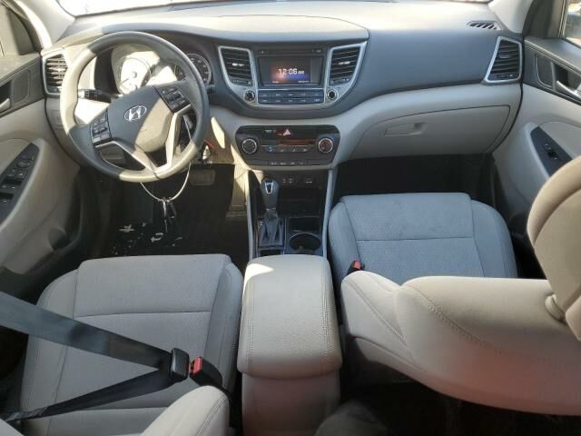 Білий Хендай Туксон, об'ємом двигуна 2 л та пробігом 167 тис. км за 11900 $, фото 7 на Automoto.ua