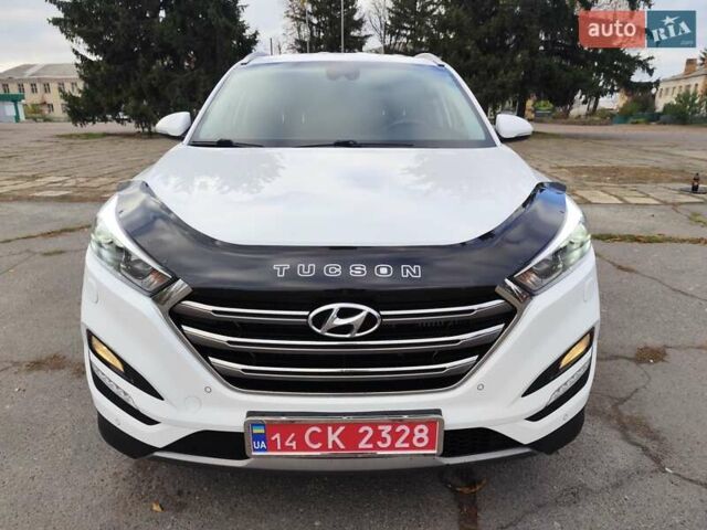 Белый Хендай Туксон, объемом двигателя 2 л и пробегом 217 тыс. км за 18300 $, фото 9 на Automoto.ua