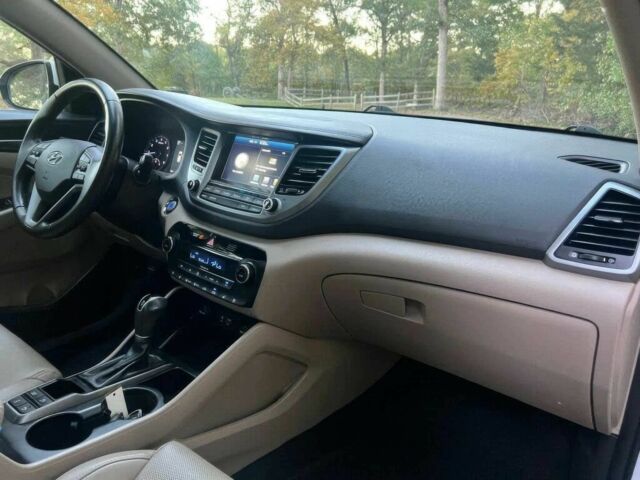 Хендай Туксон 2017 в Ужгороде на Automoto.ua Белый Хендай Туксон, объемом двигателя 1.6 л и пробегом 64 тыс. км за 7200 $, фото 6 на Automoto.ua