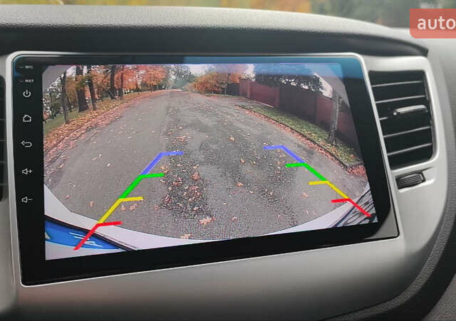 Белый Хендай Туксон, объемом двигателя 2 л и пробегом 147 тыс. км за 17500 $, фото 25 на Automoto.ua