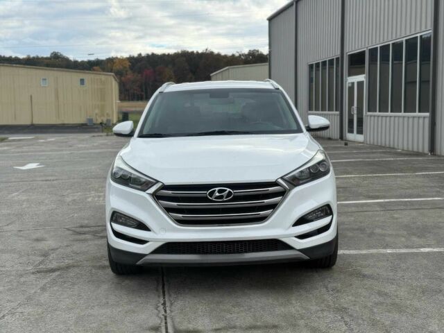 Белый Хендай Туксон, объемом двигателя 1.6 л и пробегом 50 тыс. км за 3500 $, фото 1 на Automoto.ua