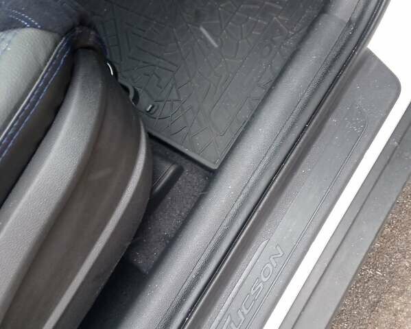 Білий Хендай Туксон, об'ємом двигуна 2 л та пробігом 115 тис. км за 16300 $, фото 8 на Automoto.ua
