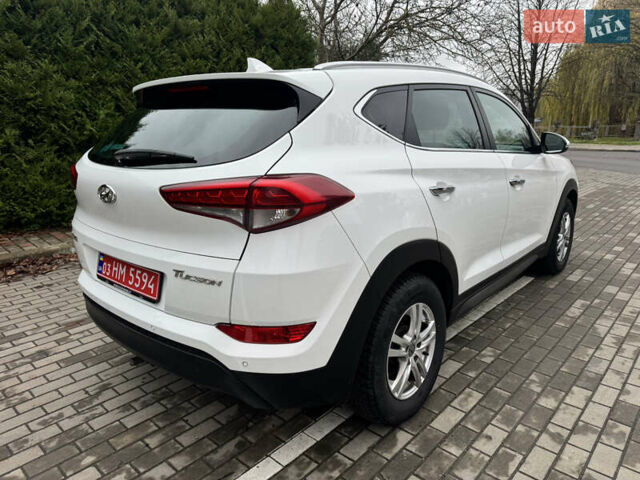 Белый Хендай Туксон, объемом двигателя 1.69 л и пробегом 178 тыс. км за 12800 $, фото 10 на Automoto.ua