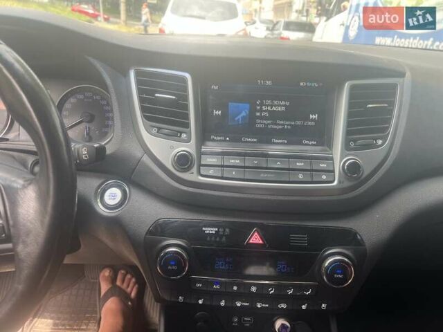 Хендай Туксон 2017 у Дніпро (Дніпропетровську) на Automoto.ua Білий Хендай Туксон, об'ємом двигуна 2 л та пробігом 80 тис. км за 21210 $, фото 2 на Automoto.ua