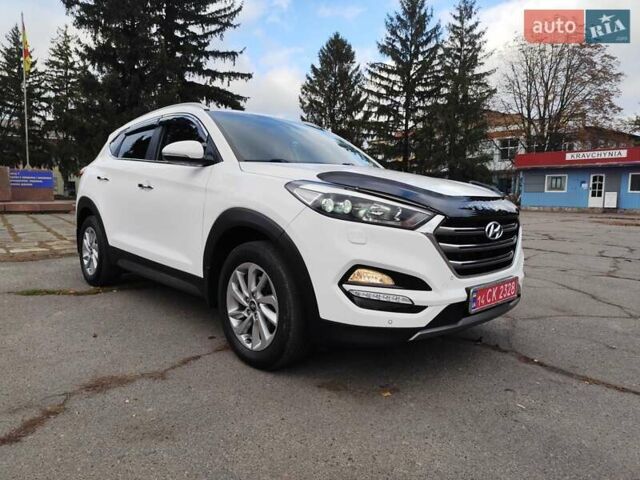 Белый Хендай Туксон, объемом двигателя 2 л и пробегом 217 тыс. км за 18300 $, фото 12 на Automoto.ua