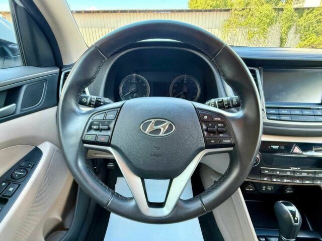 Белый Хендай Туксон, объемом двигателя 1.6 л и пробегом 62 тыс. км за 10200 $, фото 7 на Automoto.ua