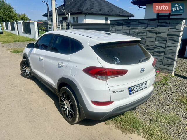 Белый Хендай Туксон, объемом двигателя 2 л и пробегом 169 тыс. км за 15000 $, фото 9 на Automoto.ua