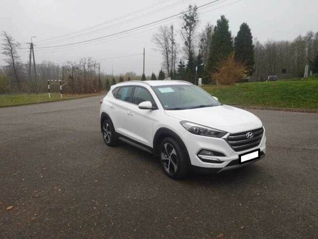 Білий Хендай Туксон, об'ємом двигуна 1.6 л та пробігом 85 тис. км за 10600 $, фото 6 на Automoto.ua