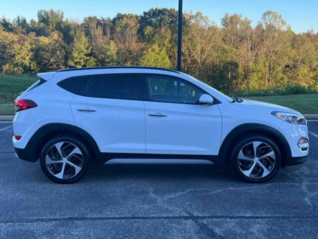 Хендай Туксон 2017 в Ужгороде на Automoto.ua Белый Хендай Туксон, объемом двигателя 1.6 л и пробегом 64 тыс. км за 7200 $, фото 1 на Automoto.ua