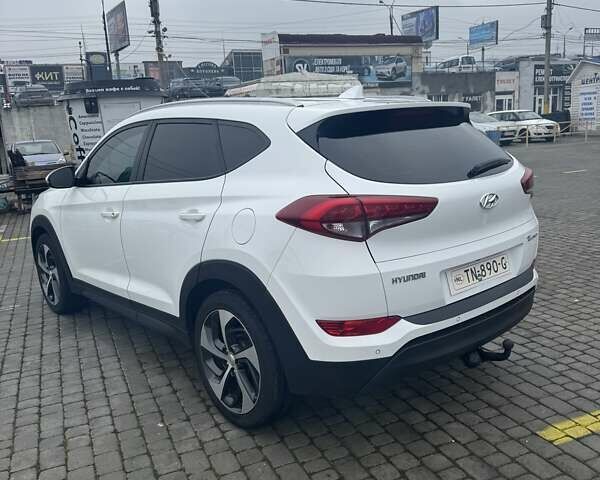 Белый Хендай Туксон, объемом двигателя 1.7 л и пробегом 149 тыс. км за 18200 $, фото 3 на Automoto.ua