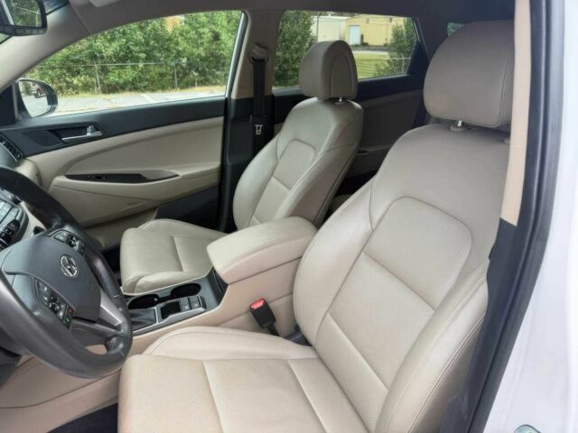 Белый Хендай Туксон, объемом двигателя 1.6 л и пробегом 62 тыс. км за 10200 $, фото 8 на Automoto.ua