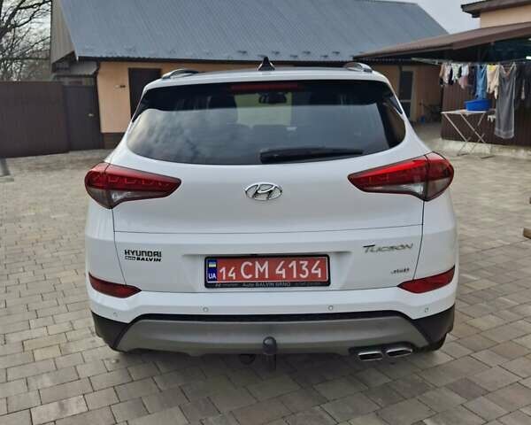 Белый Хендай Туксон, объемом двигателя 2 л и пробегом 203 тыс. км за 18700 $, фото 20 на Automoto.ua