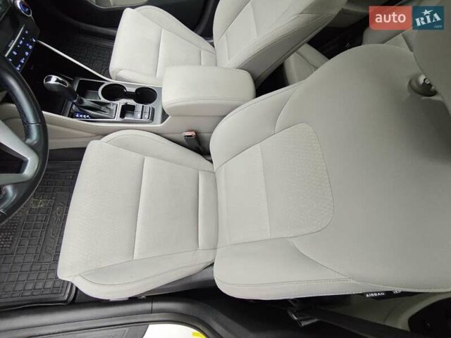Белый Хендай Туксон, объемом двигателя 2.36 л и пробегом 75 тыс. км за 16700 $, фото 9 на Automoto.ua