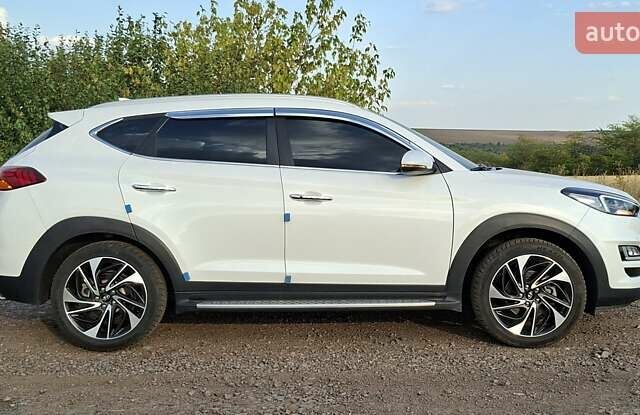 Хендай Туксон 2018 в Киеве на Automoto.ua Белый Хендай Туксон, объемом двигателя 2 л и пробегом 158 тыс. км за 24500 $, фото 8 на Automoto.ua