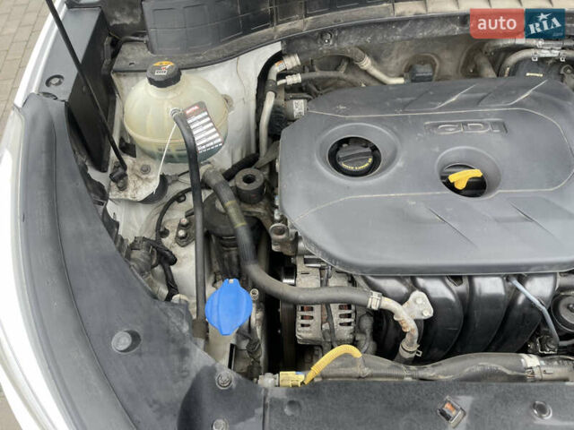 Белый Хендай Туксон, объемом двигателя 2 л и пробегом 91 тыс. км за 15900 $, фото 44 на Automoto.ua