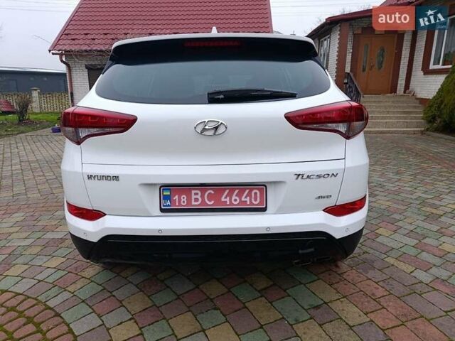 Білий Хендай Туксон, об'ємом двигуна 2 л та пробігом 169 тис. км за 19999 $, фото 46 на Automoto.ua
