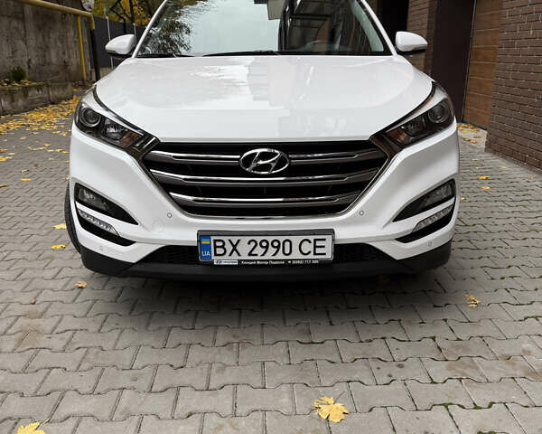 Білий Хендай Туксон, об'ємом двигуна 2 л та пробігом 77 тис. км за 21700 $, фото 6 на Automoto.ua