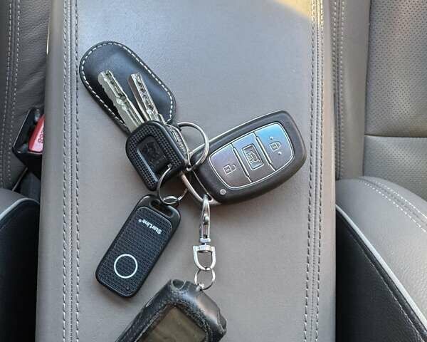 Белый Хендай Туксон, объемом двигателя 2 л и пробегом 97 тыс. км за 24800 $, фото 19 на Automoto.ua